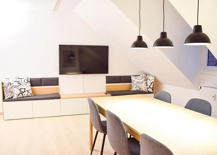 Zentral In - 3 Schlafzimmer - 6 Gaeste - Grosszuegig Appartamento *